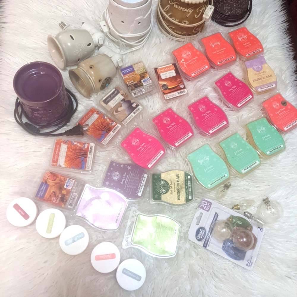Huge Scentsy Warmer and Wax Lot Bundle
